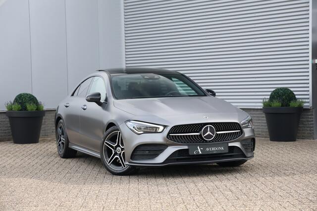 Mercedes-Benz CLA-KLASSE 200 164PK AMG Night Aut. Pano|Trekh|Elek stoelen|Mat|Sfeervl