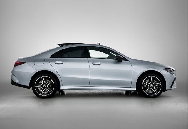 Mercedes-Benz CLA-KLASSE 250 e Business Solution AMG | Nightpakket | Adaptieve Cruise Control Distronic | Dodehoekassistent | MULTIBEAM LED | Panoramaschuifdak | Sierdelen aluminium |