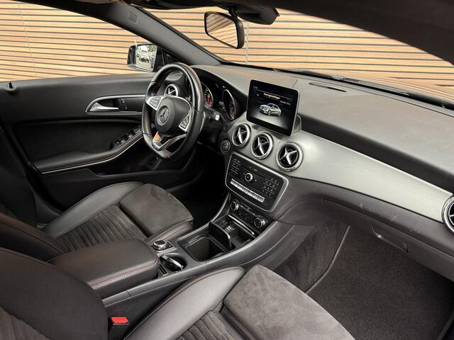 Mercedes-Benz CLA-KLASSE 180 Ambition AMG-Line 18Inch / Sportstoelen / Navi / Telefoon