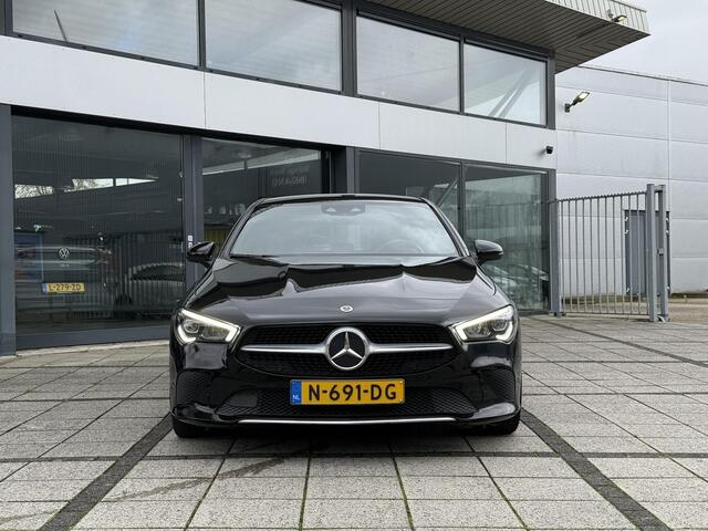 Mercedes-Benz CLA-KLASSE Shooting Brake 180 Aut. Business Sol. Luxury | Leder Sport | Sfeer Verlichting | 18inch |
