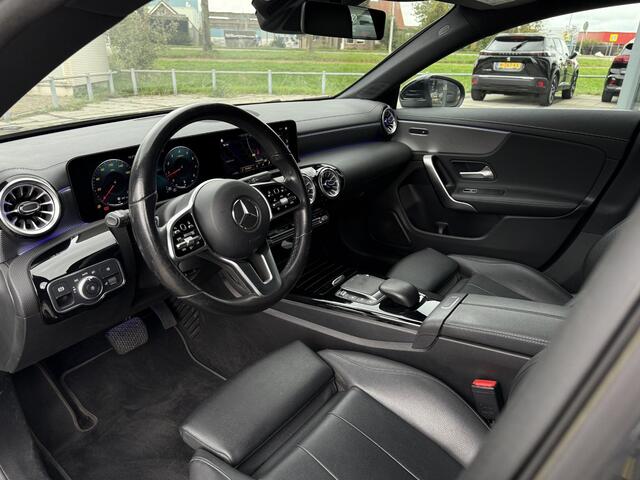 Mercedes-Benz CLA-KLASSE Shooting Brake 180 Aut. Business Sol. Luxury | Leder Sport | Sfeer Verlichting | 18inch |