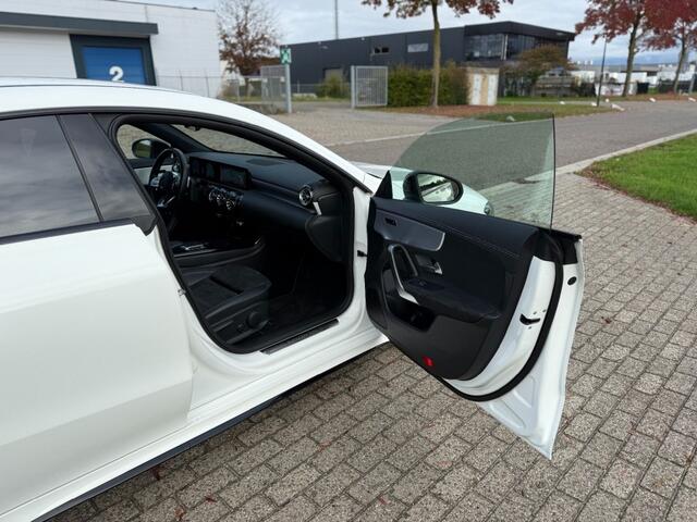 Mercedes-Benz CLA-KLASSE e AMG Distronic Plus Night Pakket