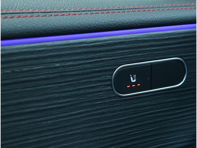 Mercedes-Benz CLA-KLASSE 180 Shooting Brake AMG Line | Panoramadak | Sfeerverlichting