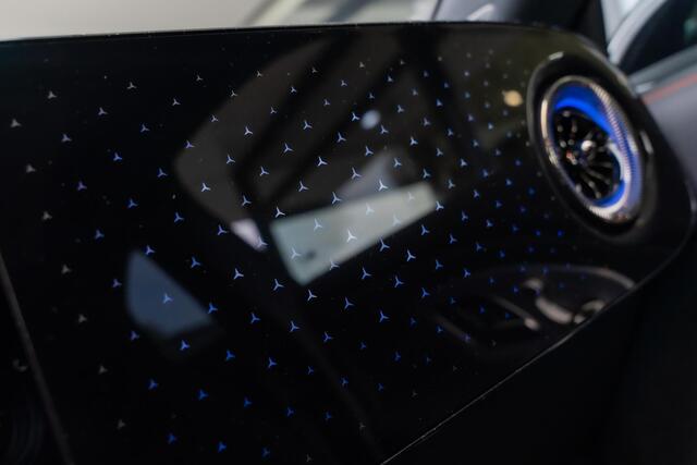 Mercedes-Benz CLA-KLASSE 250+ Launch Edition 85 kWh | Night | Panoramadak | DISTRONIC | Achteruitrijcamera | Dodehoekassistent |