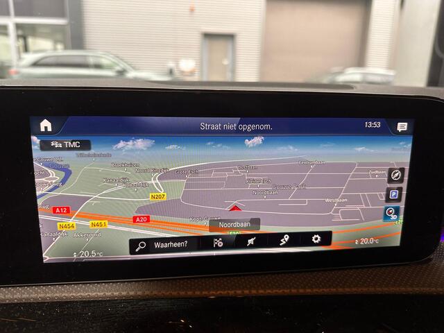 Mercedes-Benz CLA-KLASSE 180 Luxury Line stoelverwarming/Ambilight/Navi/Dealeronderhouden