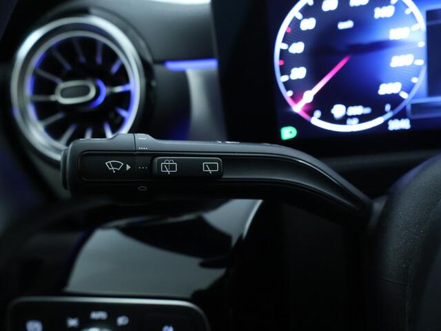 Mercedes-Benz CLA-KLASSE Shooting Brake 250 e Business Solution AMG | Trekhaak | AMG Line Plus pakket | Nightpakket | Parkeerpakket met 360°-camera | EASY PACK achterklep | Head-up display | Dodehoekassistent | Verwarmde stoelen vooraan |