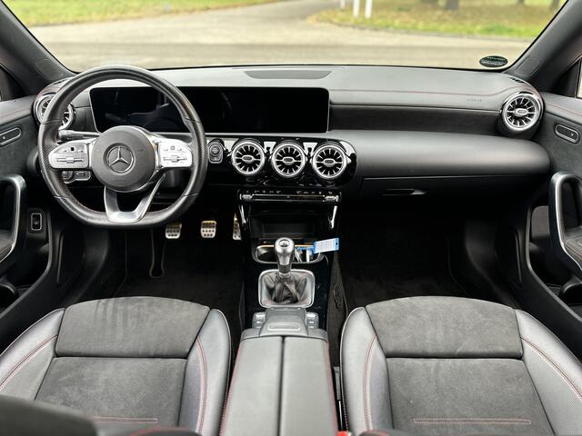 Mercedes-Benz CLA-KLASSE 200 Premium |CARPLAY|CAMERA|ST VWM|AMG-LINE|SFEER|