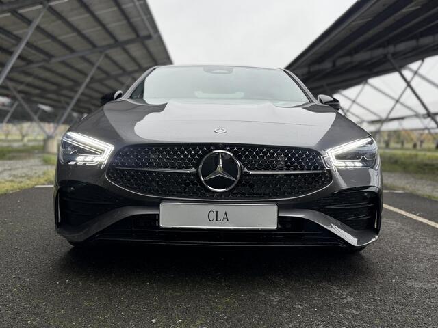 Mercedes-Benz CLA-KLASSE 180 Business Solution AMG | Night | Panoramadak | AMG Line Plus | Burmester | Trekhaak | Rijassistentiepakket | Head-up display | 360° camera | Techniekpakket | Winter pakket |