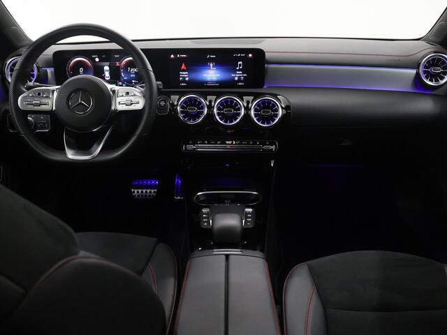 Mercedes-Benz CLA-KLASSE 250 e Premium Plus | AMG | Panoramadak | Night pakket |