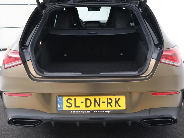 Mercedes-Benz CLA-KLASSE 250e AMG Night | Stoelverwarming | Carplay | Camera | Widescreen | Sfeerverlichting | Leder/Alcantara | Navigatie | Park Assist | Origineel Zwart | PHEV | Plug In