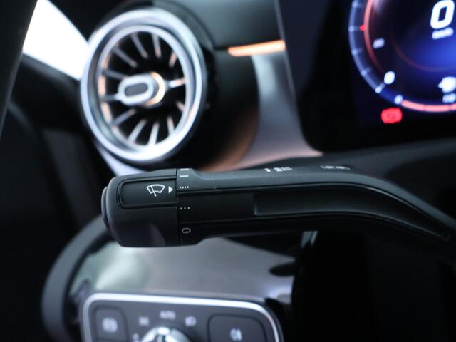 Mercedes-Benz CLA-KLASSE 250 e Premium Plus | Memory Pakket | Panoramadak | Sfeerverlichting | Inclusief 24 maanden MB Certified garantie voor Europa.