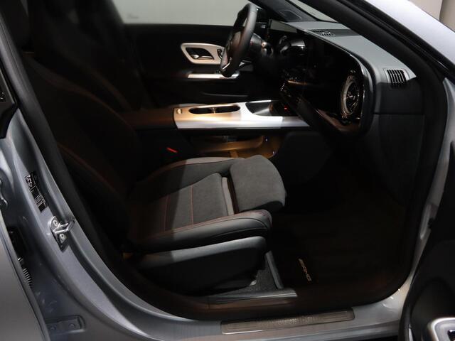 Mercedes-Benz CLA-KLASSE 250+ Launch Edition 85 kWh | Night | Panoramadak | Stoelverwarming | DISTRONIC | Achteruitrijcamera | Dodehoekassistent |