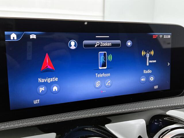 Mercedes-Benz CLA-KLASSE 250 e Business Solution AMG | AMG Line Plus pakket | Trekhaak | Panoramaschuifdak | Memorypakket Voorstoelen | Antidiefstalpakket GUARD 360° Plus | Nightpakket | 360° camera | Head-up display |