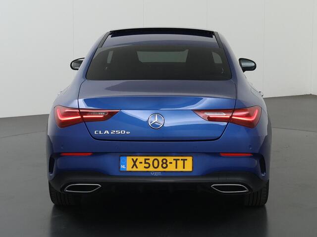 Mercedes-Benz CLA-KLASSE 250 e AMG Line | Night | Panoramadak | Stoelverwarming | Achteruitrijcamera |