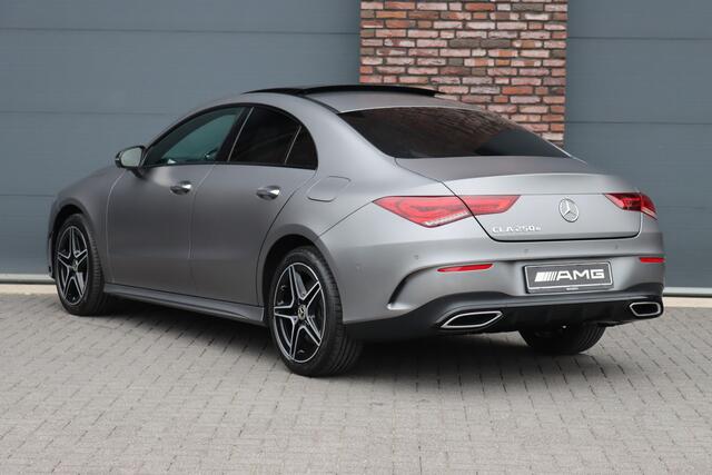 Mercedes-Benz CLA-KLASSE 250 e AMG Line | Distronic+ | Panoramadak | Memory | Burmester | HUD | Surround Camera | Keyless Go | Nightpakket | Augmented Reality |