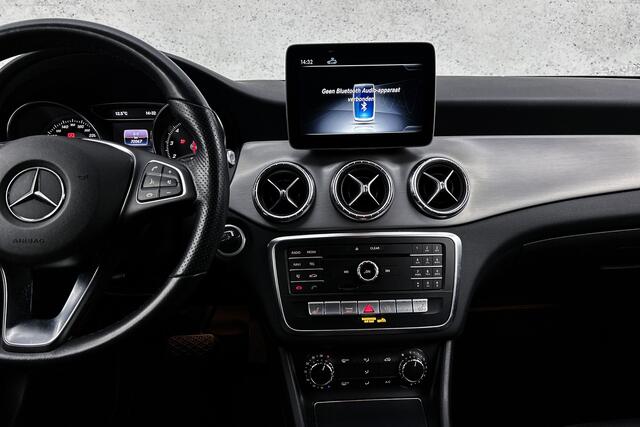 Mercedes-Benz CLA-KLASSE Shooting Brake 200 Prestige | Leder | Stoelverwarming | LED | Camera | Trekhaak