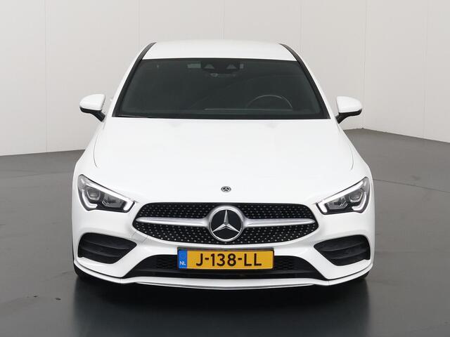 Mercedes-Benz CLA-KLASSE 180 Business Solution AMG | Sfeerverlichting | Widescreen | Apple carplay | Parkeercamera | Stoelverwarming |