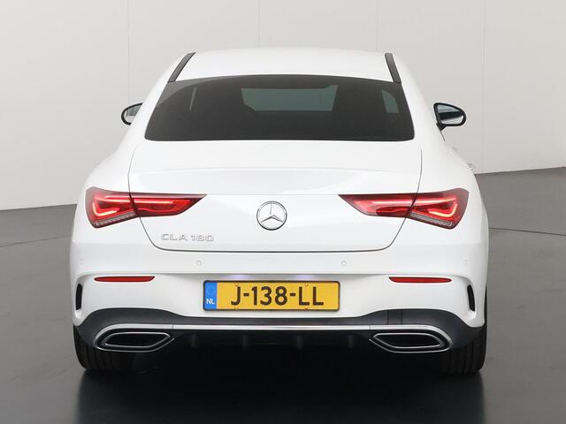 Mercedes-Benz CLA-KLASSE 180 Business Solution AMG | Sfeerverlichting | Widescreen | Apple carplay | Parkeercamera | Stoelverwarming |