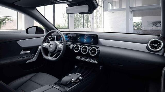 Mercedes-Benz CLA-KLASSE 180 Business Solution AMG | Night | Panoramadak | Widescreen | Parkeercamera |