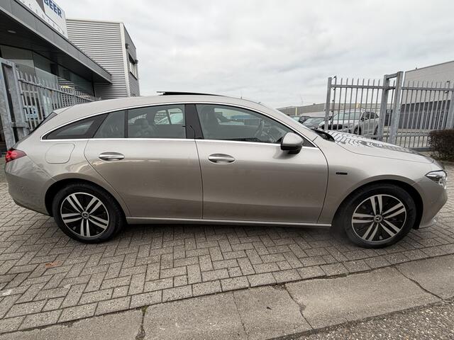 Mercedes-Benz CLA-KLASSE Shooting Brake 250 e Luxury Line Pano-Dak | Trekhaak | Memory | Keyless