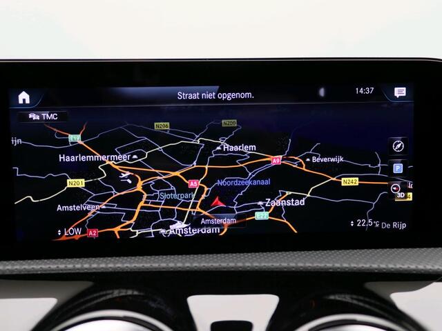 Mercedes-Benz CLA-KLASSE 180 AMG Line AMG Line | Night Pakket | Panorama Schuif-Kanteldak | Sfeerverlichting | 19 Inch AMG velgen | Distronic | Parkeerpakket met 360°-camera. Inclusief 24 maanden Mercedes-Benz Certified garantie voor Europa.