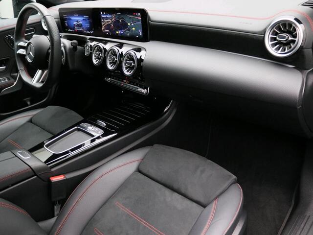 Mercedes-Benz CLA-KLASSE Shooting Brake 250 e Business Solution AMG AMG Line | Night Pakket |Panorama Schuif-Kanteldak | Memory Stoelen | Head-up display | Parkeerpakket met 360°-camera. Inclusief 24 maanden Mercedes-Benz Certified garantie voor Europa.