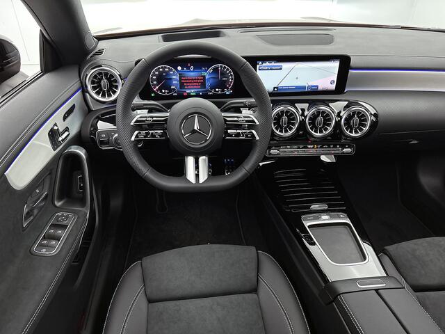 Mercedes-Benz CLA-KLASSE 250 e Business Solution AMG | AMG Line Plus pakket | Trekhaak | Panoramaschuifdak | Memorypakket | Head-up display | Augmented Reality navigatie | 360°-camera | Antidiefstalpakket GUARD 360° Plus | 19 inch AMG velgen |