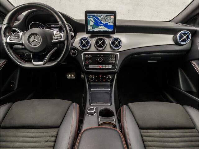Mercedes-Benz CLA-KLASSE 180 AMG Sport Automaat (GROOT NAVI, LEDER/ALCANTARA, DIAMOND GRILL, GETINT GLAS, SPORTSTOELEN, CRUISE, ZWART HEMEL, LED KOPLAMPEN, NIEUWSTAAT)