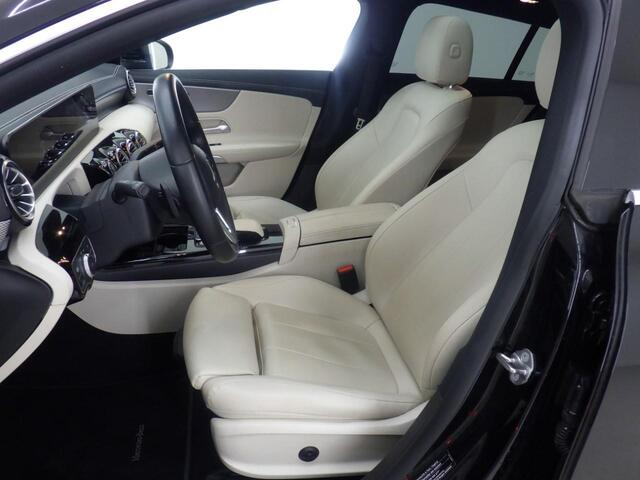 Mercedes-Benz CLA-KLASSE Shooting Brake 200 Aut. DCT Luxury BUITENKANS! Panodak Ambient Light Leder + Memory stoelen PDC VA+Camera Mulitibeam LED NAVI MBUX Augmented Reality NL Auto + NAP