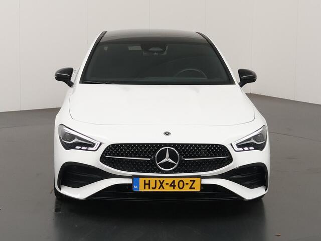 Mercedes-Benz CLA-KLASSE 180 AMG Line | Panoramadak | Sfeerverlichting | Nightpakket | Stoelverwarming | Multimedia Systeem Groot |