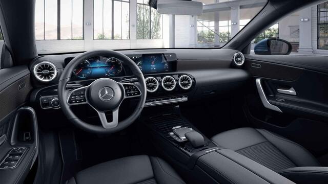 Mercedes-Benz CLA-KLASSE 200 Luxury Line | Trekhaak | Stoelverwarming | Sfeerverlichting | Widescreen |