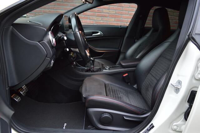 Mercedes-Benz CLA-KLASSE Shooting Brake 180 AMG Night Edition Led Navi Airco Pdc