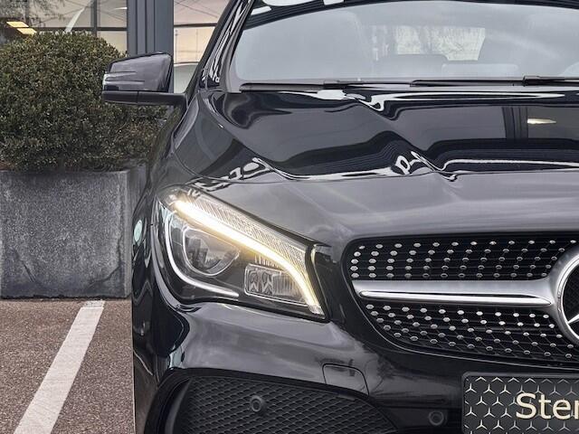 Mercedes-Benz CLA-KLASSE Shooting Brake 200 d Business Solution AMG l Panoramadak l Leer l Harman Kardon l THERMOTRONIC l Stoelverwarming l Elektr. Bed. Achterklep l LED l Smartphone integratie pakket l Navi l