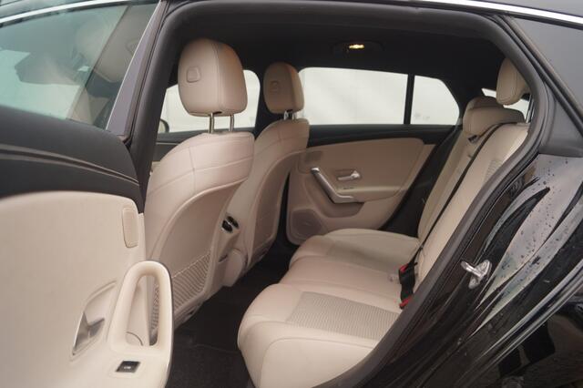 Mercedes-Benz CLA-KLASSE Shooting Brake 180 Automaat Business Solution Pro Plus