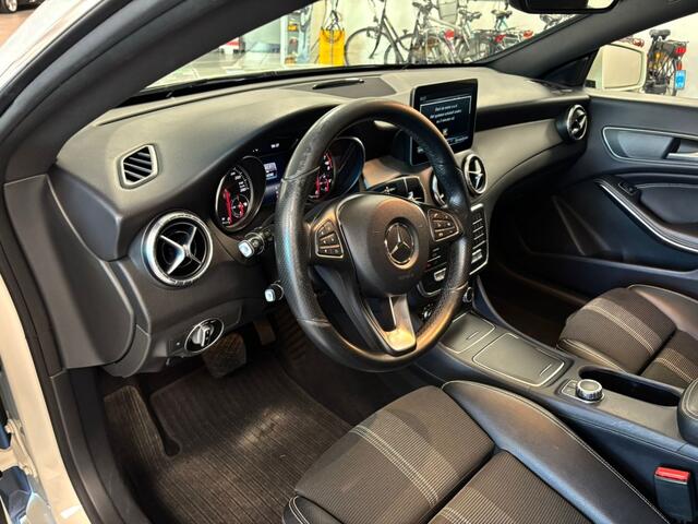 Mercedes-Benz CLA-KLASSE Shooting Brake 180 NIEUWE MOTOR!