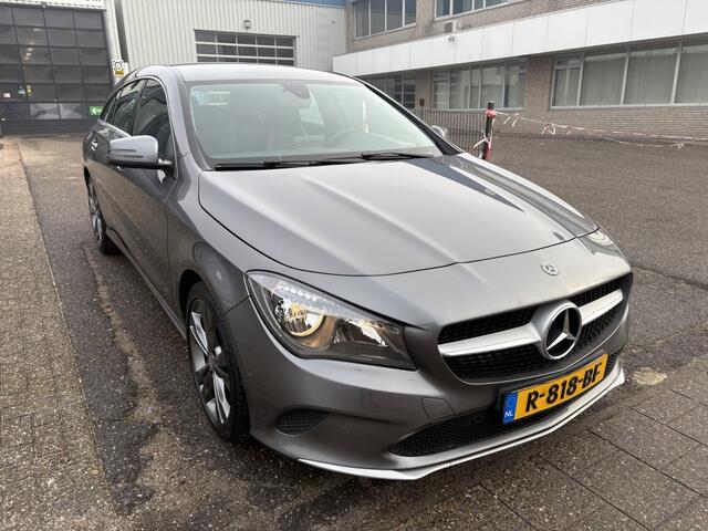Mercedes-Benz CLA-KLASSE Shooting Brake 180 Business Solution AMG
