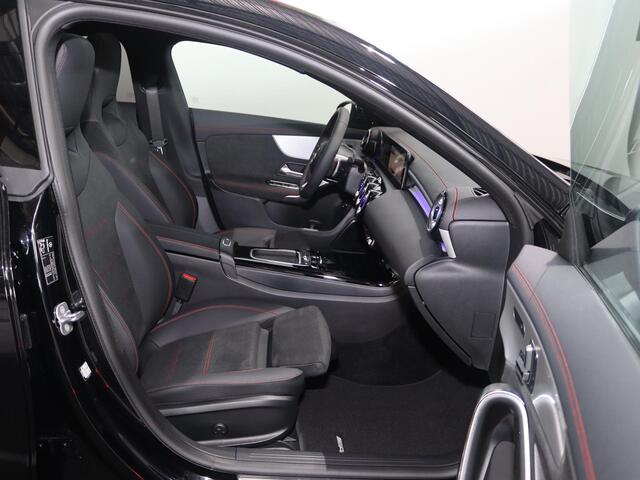 Mercedes-Benz CLA-KLASSE Shooting Brake 180 Business Solution AMG | Panoramaschuifdak | Head-up display | Trekhaak | 360° camera | Dodehoekassistent | MULTIBEAM LED koplampen |