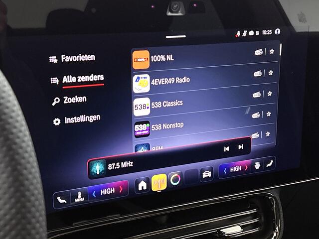 Mercedes-Benz CLA-KLASSE 250+ Launch Edition 85 kWh | Trekhaak | Warmtepomp | Panoramadak | Antidiefstal pakket URBAN GUARD | Nightpakket | Memorypakket | Adaptieve cruisecontrol | Sierdelen aluminium |