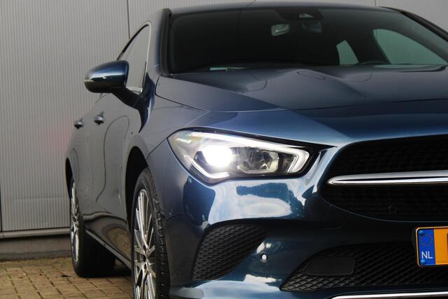 Mercedes-Benz CLA-KLASSE Shooting Brake 250 e 218pk Luxury Line | Widescreen | Camera | Navigatie | Stoel & stuurverwarming | Elektrische achterklep | Zwenkbare trekhaak