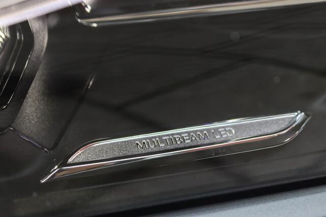 Mercedes-Benz CLA-KLASSE Shooting Brake 200 AMG Line Multibeam l Night pakket l Leder l Trekhaak l Leder