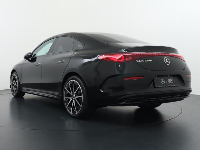 Mercedes-Benz CLA-KLASSE 250+ Launch Edition 85 kWh Accu | Memorystoelen | Warmtepomp | Multibeam Led | Stoelverwarming Voorin | Distronic Cruise Control | Achteruitrijcamera | Nightpakket | Dodehoekassistent