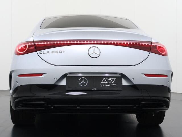 Mercedes-Benz CLA-KLASSE 250+ Launch Edition 85 kWh Accu | Memorystoelen | Warmtepomp | Multibeam Led | Stoelverwarming Voorin | Distronic Cruise Control | Achteruitrijcamera | Nightpakket | Dodehoekassistent