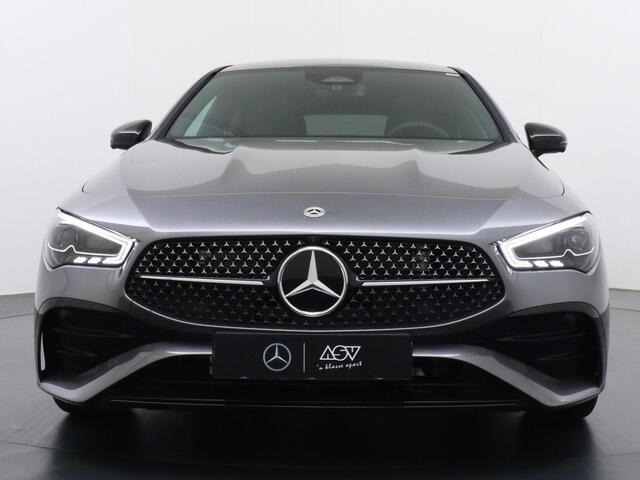Mercedes-Benz CLA-KLASSE Shooting Brake 180 Business Solution AMG | Panorama - Schuifdak | Distronic Cruise Control | Memorystoelen | Head-Up Display | 360° Camera | Apple Carplay & Android Auto | Nightpakket