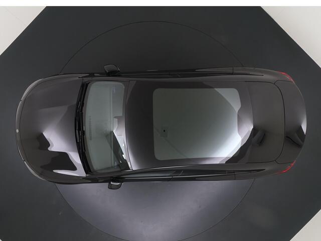 Mercedes-Benz CLA-KLASSE 250+ Launch Edition 85 kWh Accu | Memorystoelen | Warmtepomp | Multibeam Led | Stoelverwarming Voorin | Distronic Cruise Control | Achteruitrijcamera | Nightpakket | Dodehoekassistent