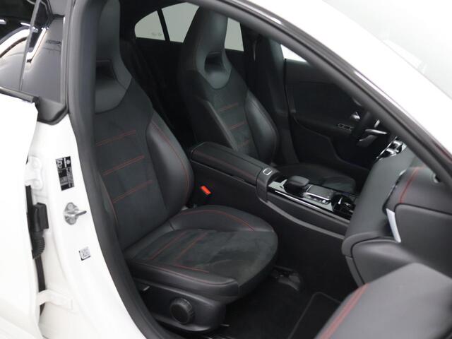 Mercedes-Benz CLA-KLASSE 250 e AMG Line | Panoramadak | Night | Stoelverwarming | Sfeerverlichting | Widescreen |