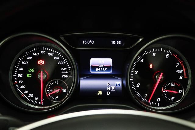 Mercedes-Benz CLA-KLASSE Shooting Brake 180 AMG-Line | PANORAMADAK | DAB | APPLE | STOELVERWARMING | CAMERA