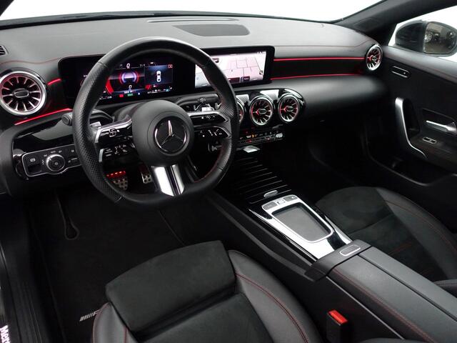 Mercedes-Benz CLA-KLASSE 250 e AMG Line Aut- Facelift, 360 camera, Stoplicht camera, Burmester Audio, Panoramadak, Sfeerverlichting