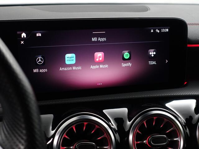 Mercedes-Benz CLA-KLASSE 250 e AMG Line Aut- Facelift, 360 camera, Stoplicht camera, Burmester Audio, Panoramadak, Sfeerverlichting