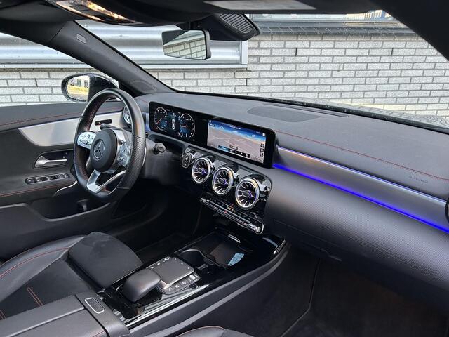Mercedes-Benz CLA-KLASSE 180 Business Solution AMG | Panoramadak | Stoelverwarming | Sfeerverlichting