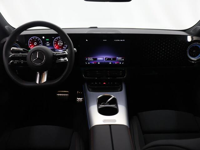 Mercedes-Benz CLA-KLASSE 250+ Launch Edition 85 kWh | AMG | Night | Panoramadak | Memory | 19" lichtmetalen velgen |